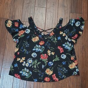 Flower & Feather Black Floral Cold Shoulder Top with Crisscross Front size 2X